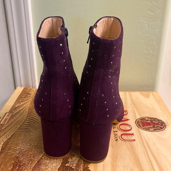 Purple suede Halston heeled pointy toe rhinestone boot - Picture 4 of 5